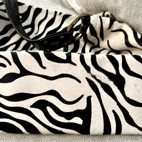Wild Goose Cowhide Zebra Hobo - Picture 5 of 8